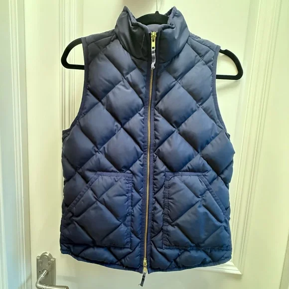 J.Crew Navy Quilted Puffer Vest Gold Zip Preppy Fall Layer XS - Picture 5 of 7